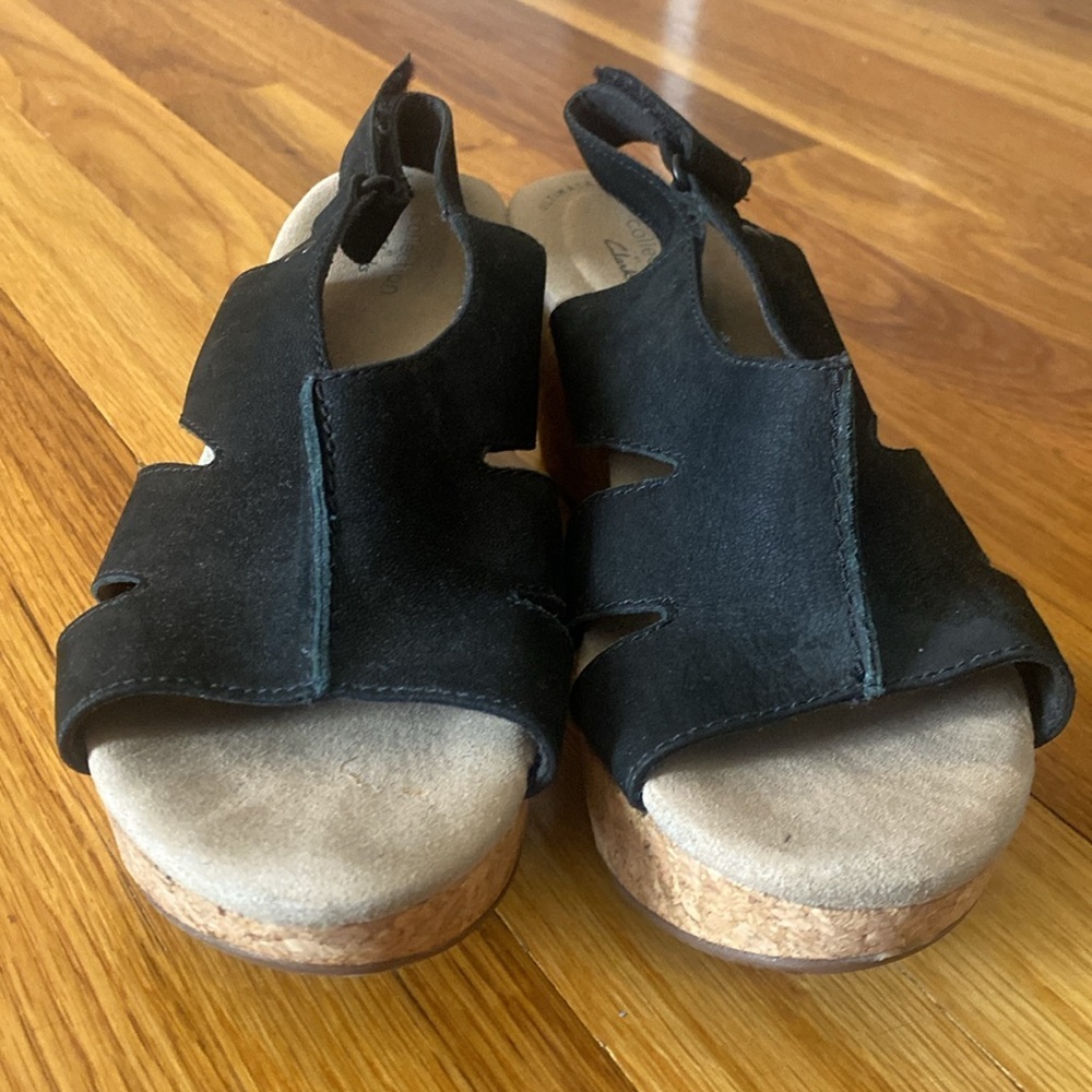 Clarks Women’s Black Wedge Sandals Size 8 - Picture 5 of 9